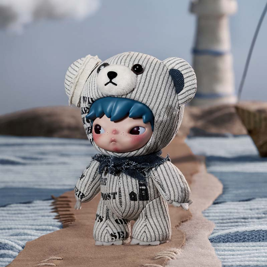 Hirono Freedom Island Vinyl Plush Hanging Card
