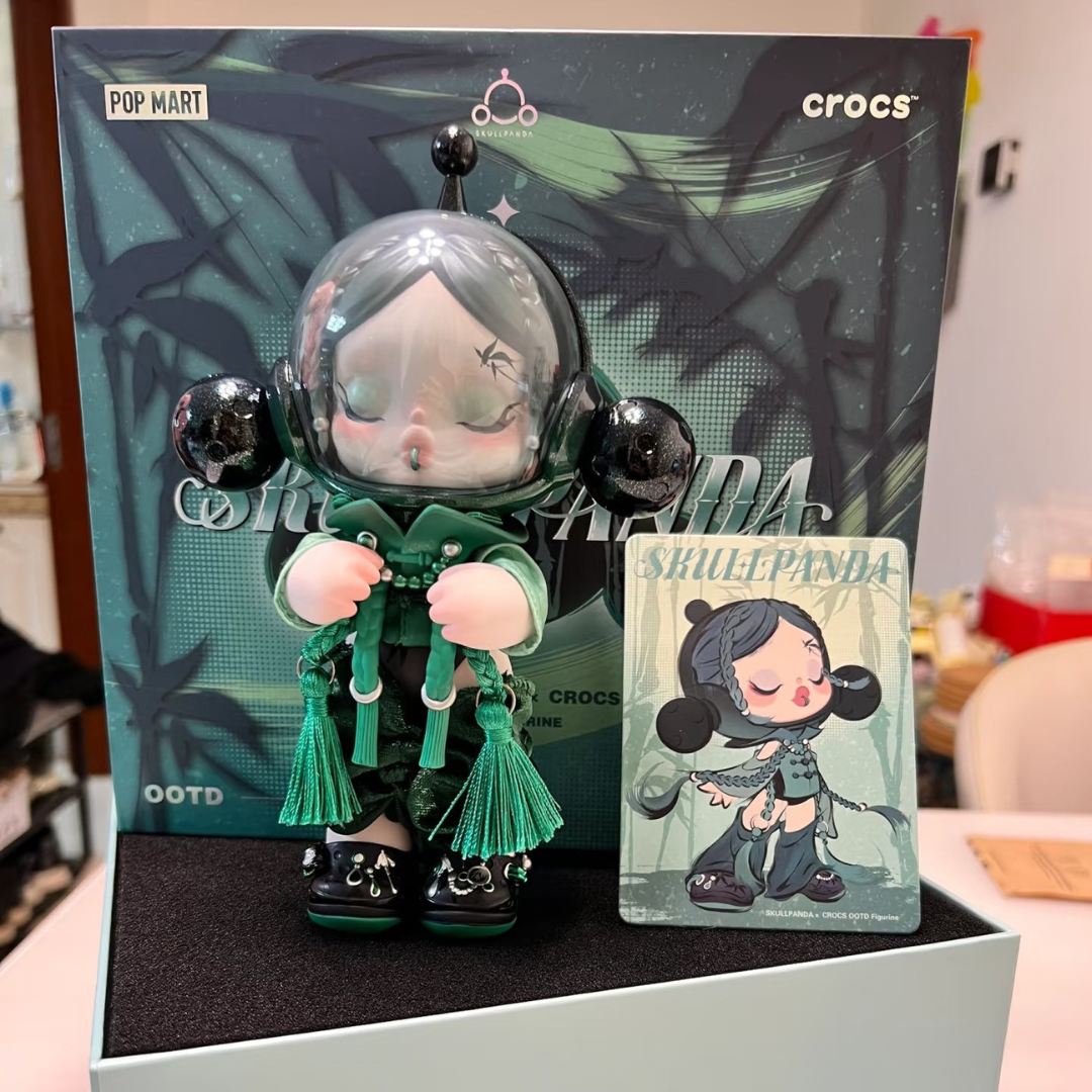 Skullpanda x Crocs OOTD Figure
