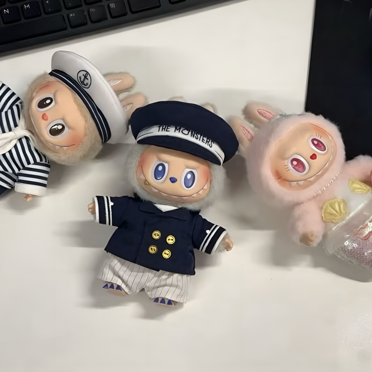 De Vliegende LABUBU Captain Vinyl Plush Pendant
